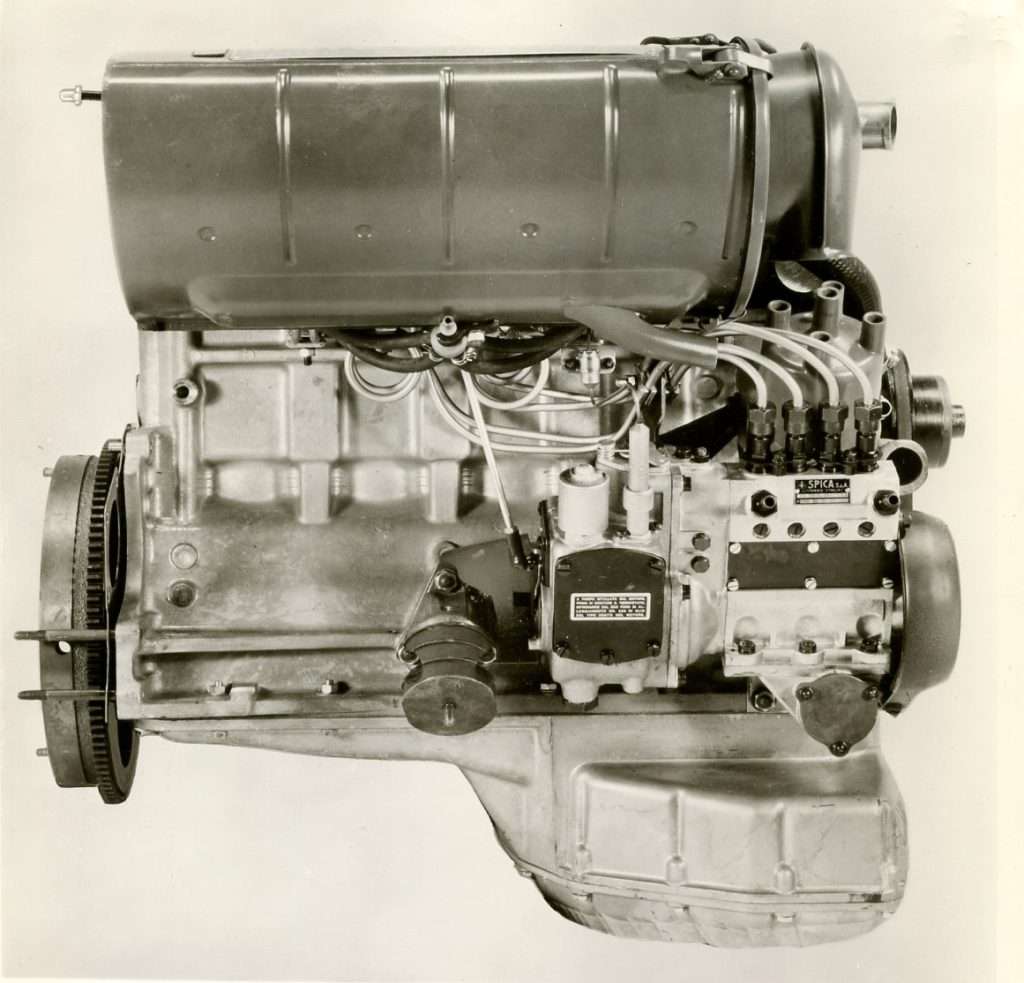 Foto de um motor Bialbero Alfa Romeo de 1969, com injeção mecânica SPICA.